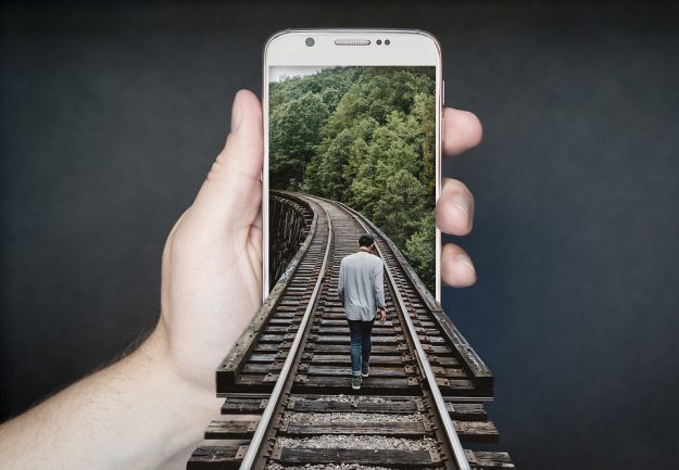 manipulation-smartphone-2507499_960_720