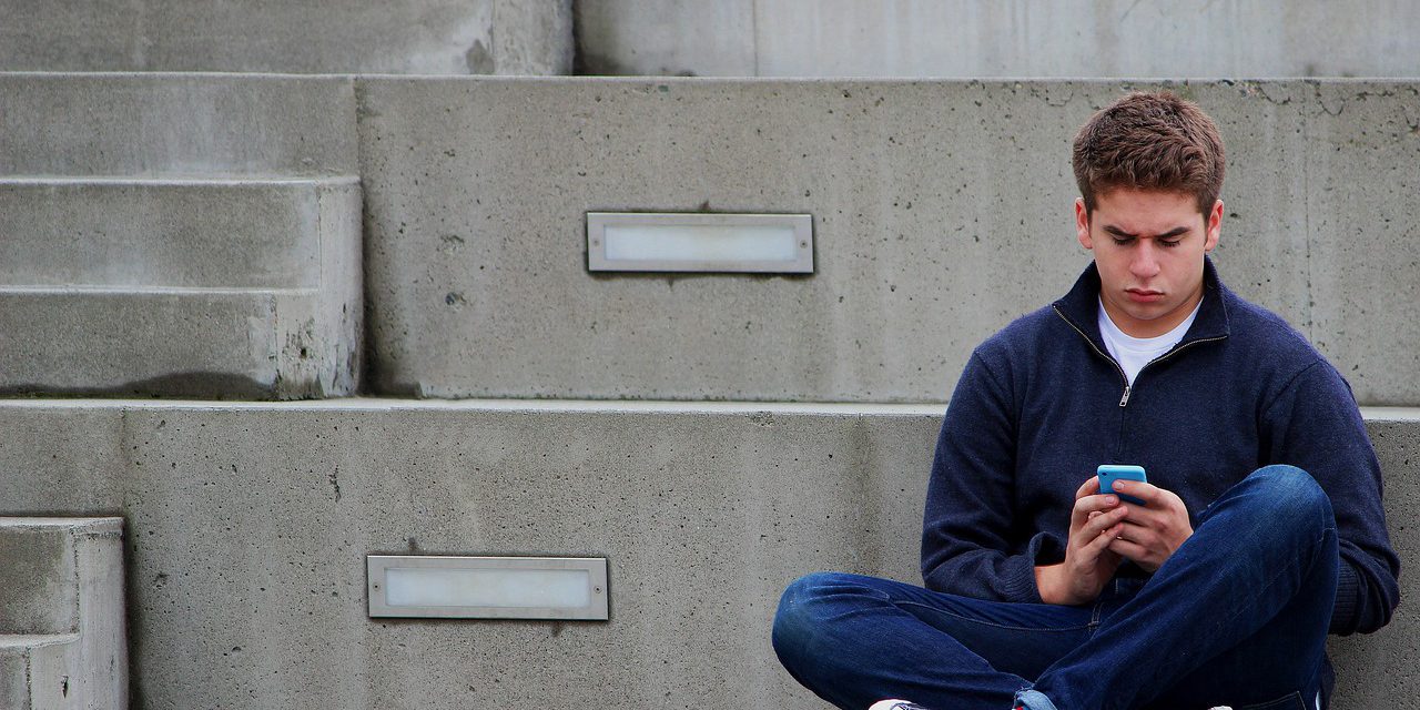 texting-1999275_1280